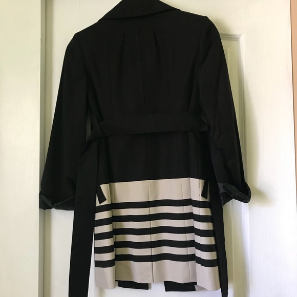 Limited long sleeve trench coat - Picture 3 of 3